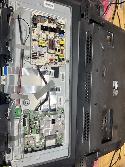 TV LG- 43UJ620V  para peças