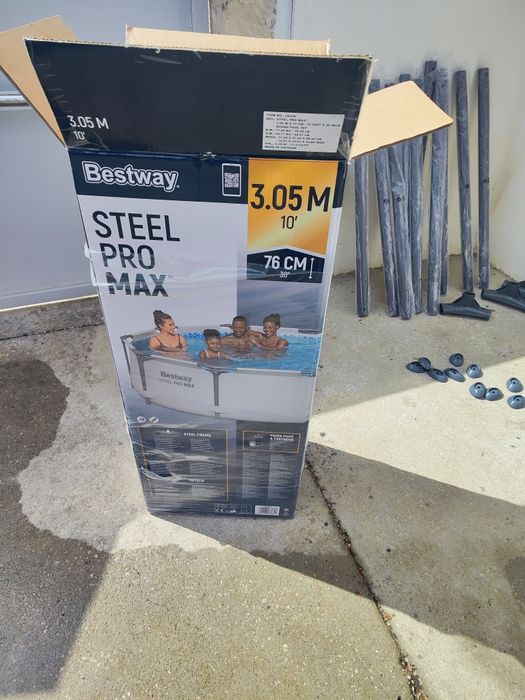 Piscina  redonda com 2 bombas e cobertura