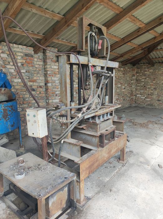 Вібропрес і мішалка