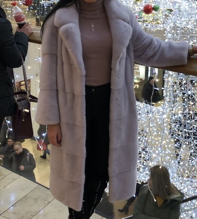 Норкова шуба ніжно лілового кольору в ідеальному стані