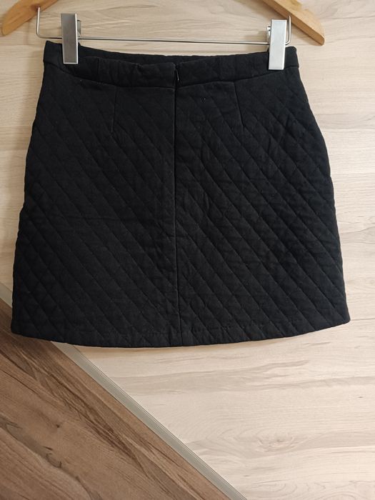 Krótka spódnica mini pikowana , zamki, S
