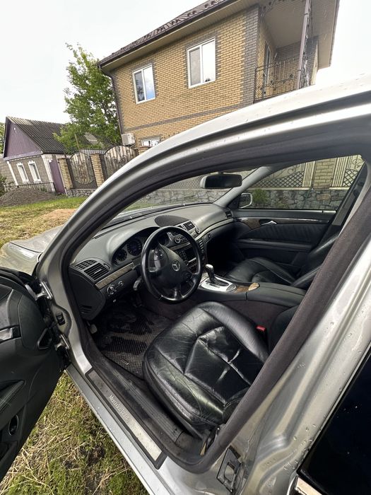 Продам Mercedes-Benz W211 E320 3.2 бензин.