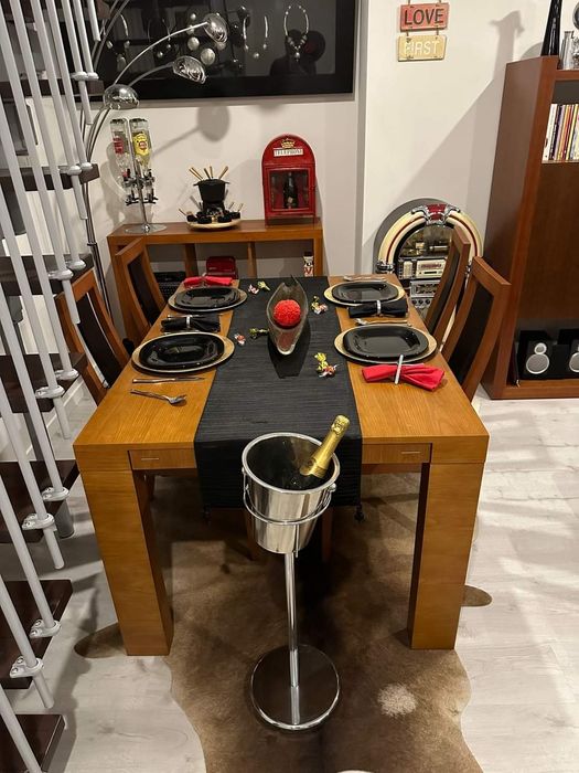 Conjunto Mesa e cadeiras de sala de jantar