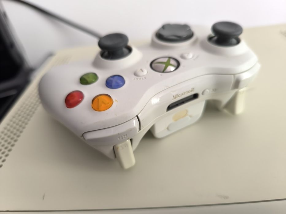Xbox 360 com vários jogos