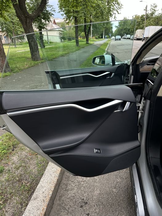 Tesla Model S  75 ( Тесла )