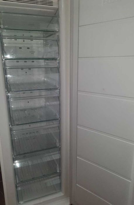 Морозильная камера Electrolux EUF 2743 AOW No-Frost на 7 лотков,идеа