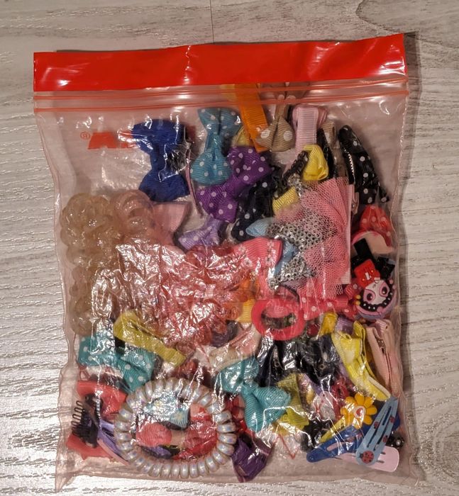 Oddam czapeczki, okulary, apaszki, spinki, zasłonkę. Minnie,Psi Patrol