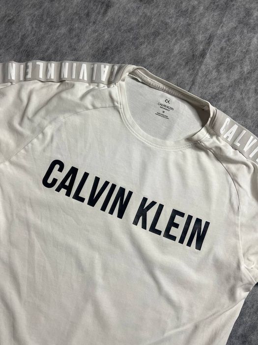 Футболка Calvin Klein