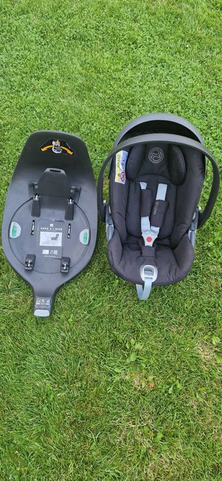 fotelik samochodowy z bazą do 1 roku