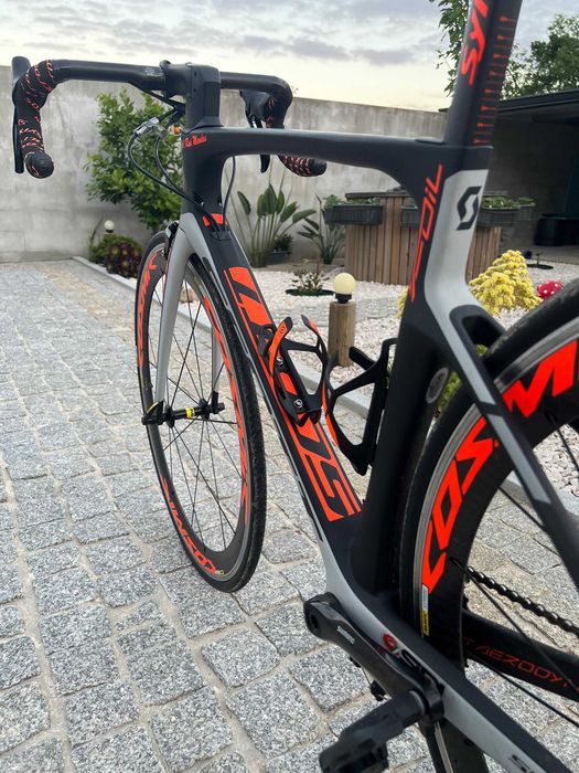 Scott Foil 30 - Carbono Aero com Rodas Mavic Cosmic