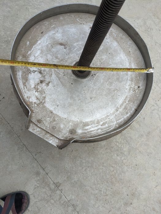 Пресс для винограда.