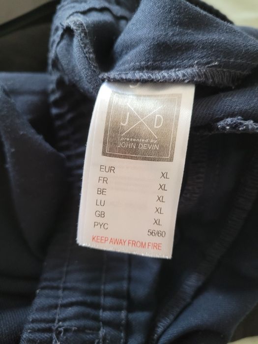 XL 42 John Devin spodnie męskie granatowe 
Ce