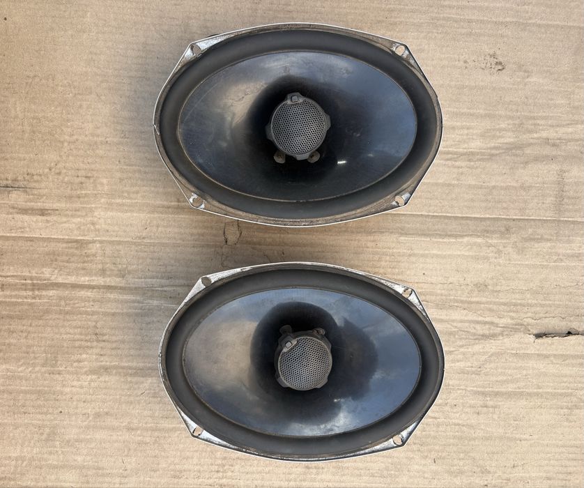 Динаміки JBL аудіо