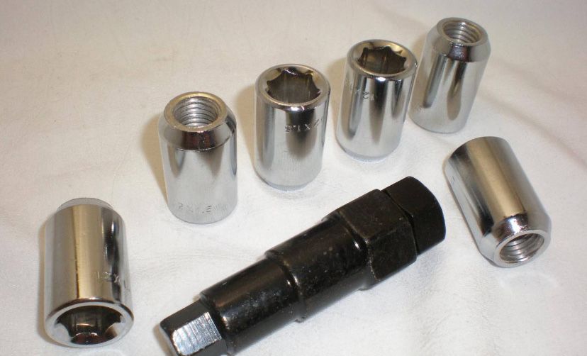 Гайка колісна з внутрішнім шистигранником М12х1,5х33. 16гаек+1ключ