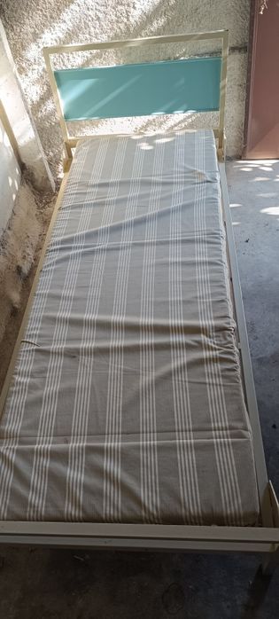 Cama individual ferro