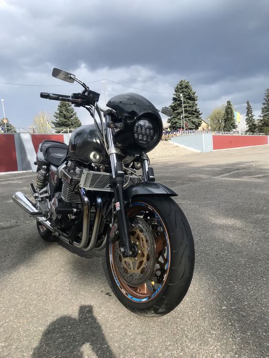 Легендарний Ямаха XJR 1200 в крутому відреставрованому стані