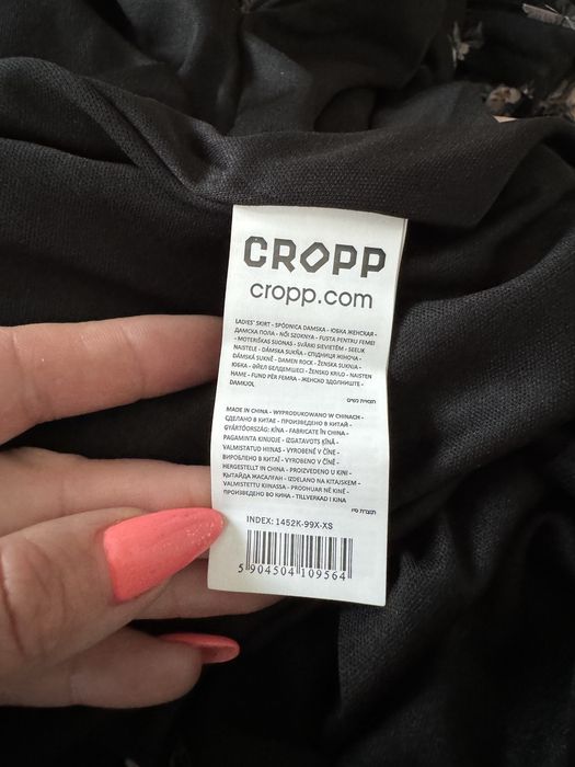 Cropp Plisowana Czarna Spódnica w róże midi rozmiar XS/34