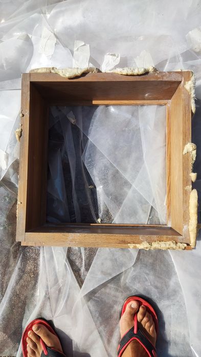 Vendo aro de madeira quadrada para acesso a sótão