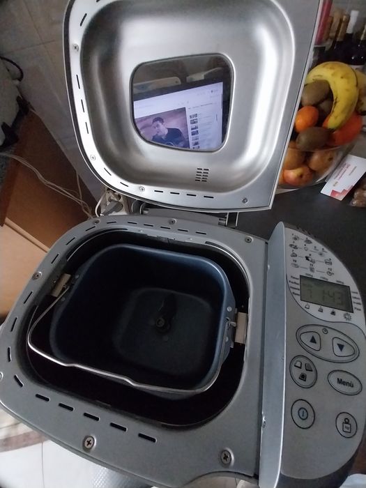 Maquina electrica fazer pao nova