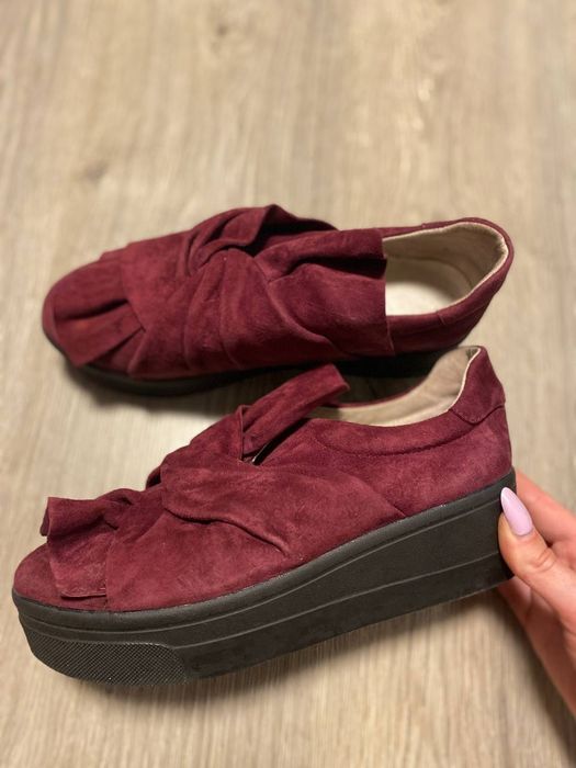 Жіночі шкіряні туфлі