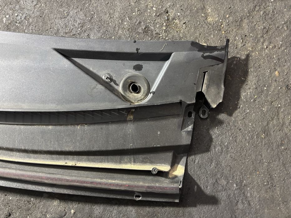 Жабо / накладка під лобове скло Mercedes Vito W639