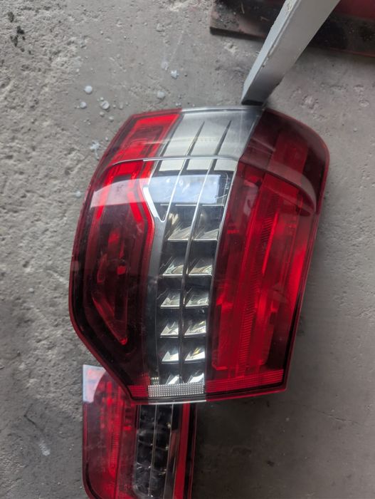 Lampa prawa lewa tył tylna citroen C5 x7 sedan lift
