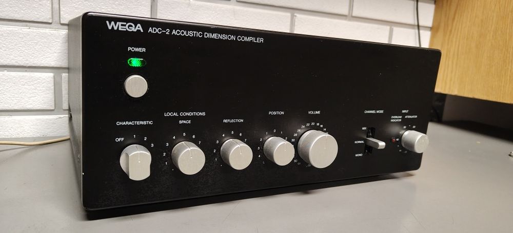 Wzmacniacz ACOUSTIC WEGA ADC-2. PreAmp