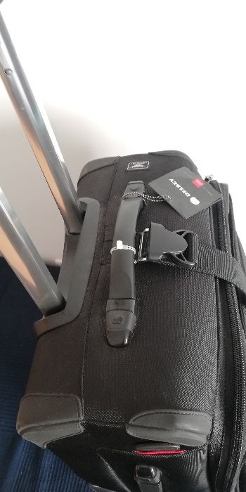 Mala de Viagem DELSEY Helium Pilot 2.0 NOVA com etiqueta