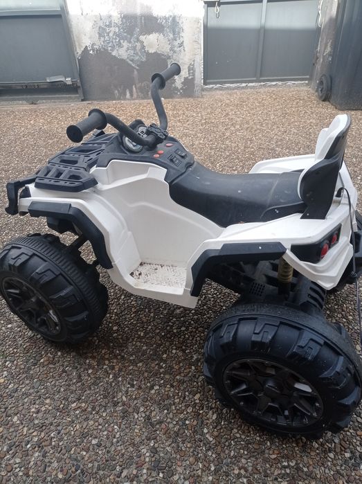 Moto quatro para crianças