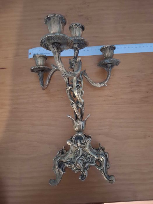 Castiçais antigos em bronze 4 velas