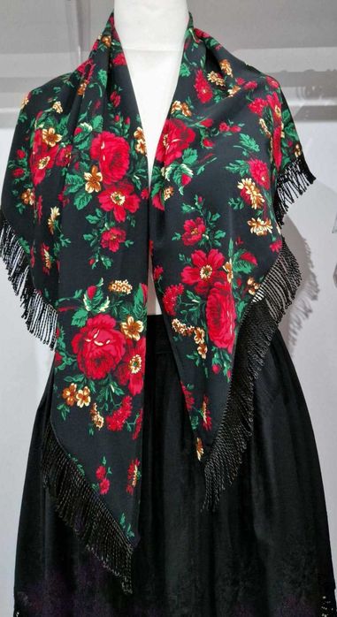 Chusta damska ludowa, góralska, folk, czarna w kwiaty