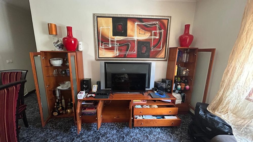 Vendo estantes de madeira juntas ou separadas
