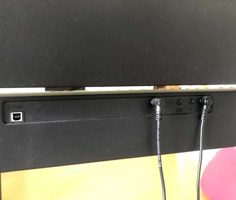 Piano digital Casio CDP-S100 preto