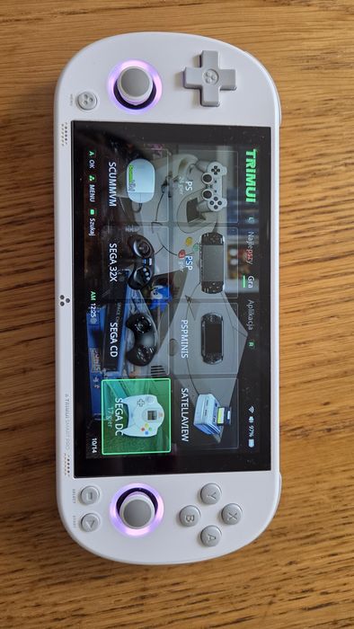 Konsola Trimui Smart Pro z 64gb karta pamieci