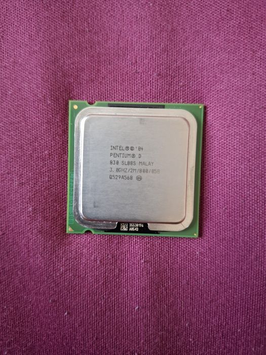 Процесор Intel  pentium в доброму робочому стані.