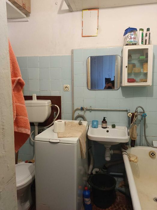 Продам 2 к. из. с видом на Днепр.