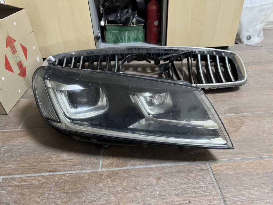 Фара права vw Touareg nf fl (рестайлінгова)
