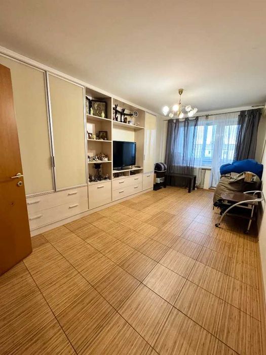 Слобожанське Продаж 3к квартири вул. Слобожанська (8 Березня) лівий берег лісопарк Дружби