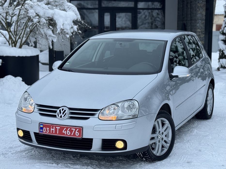 Свіжопригнаний Golf 5 1.6бензин TOUR