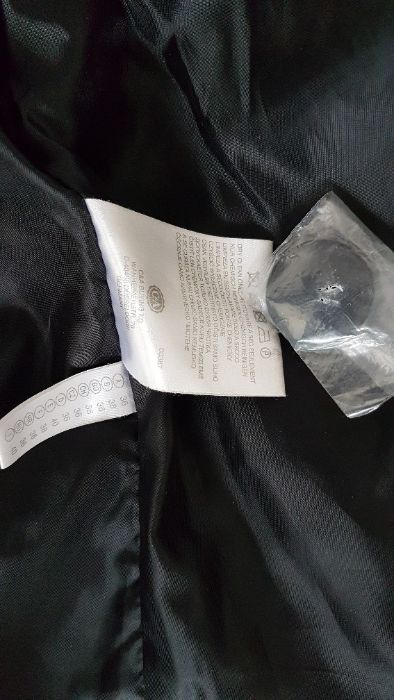 Kurtka -płaszczyk rozm 36 firmy C&A (50% wełny)