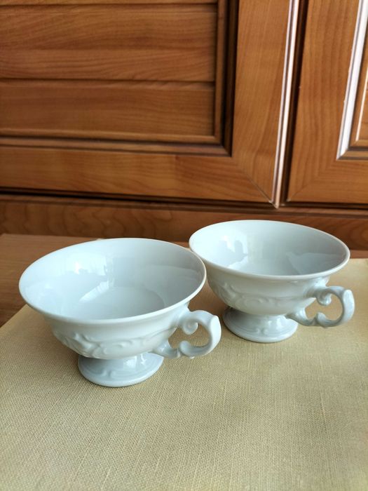 Sprzedam 2 filizanki - Z PORCELANY ! NOWE !!! Z PRL - u ! SUPER CENA !