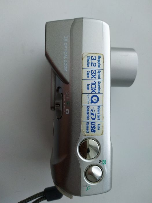 Цифровой фотоаппарат Olympus C-310 Zoom с нерабочим дисплеем