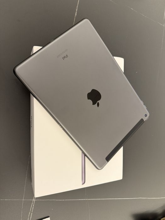 iPad 9-го покоління, 64 GB, Space Gray, Wi-Fi + LTE — ідеальний стан