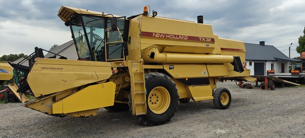 New Holland tx 32