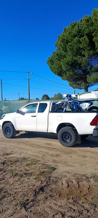 Toyota Hilux 2.4d  4wd 150 CV extracab