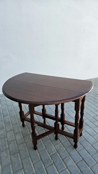 Mesa em Madeira com Abas Rebatíveis e 2 Gavetas