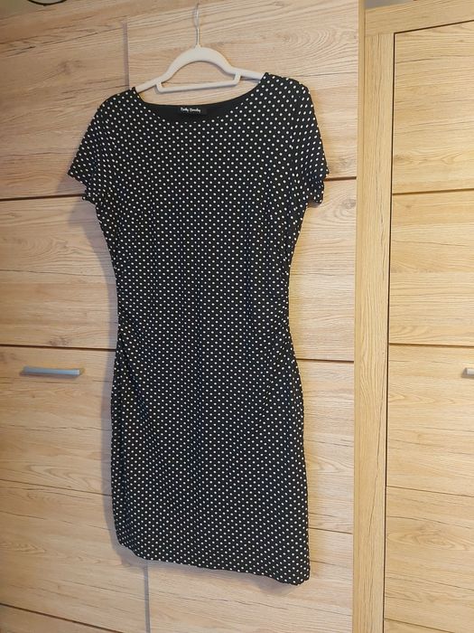 Kobieca sukienka w groszki 38 bdb