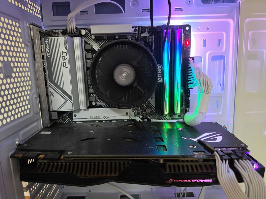PC Gaming Ryzen 5 8500G + GTX 1080 8GB + 32GB DDR5 + 1TB NVMe