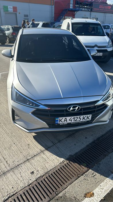 Оренда авто Київ | Tesla Model 3, Camry, Corolla | від 3 діб