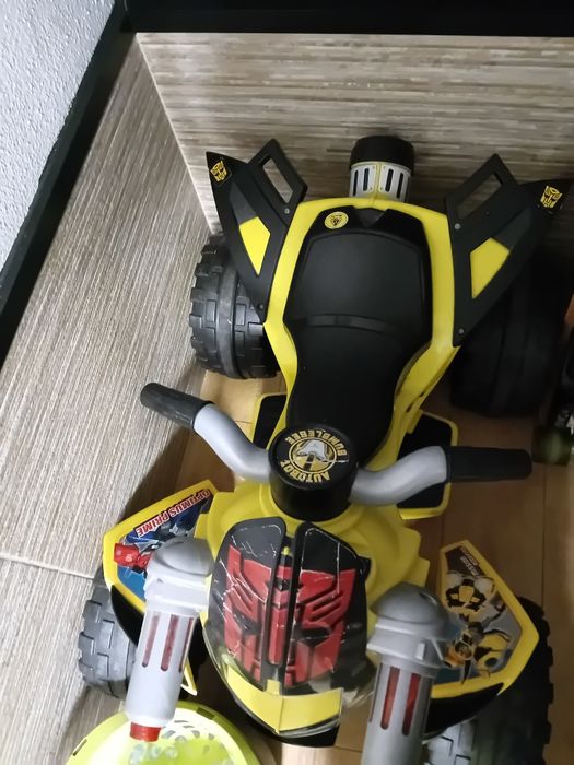 Moto quatro elétrica